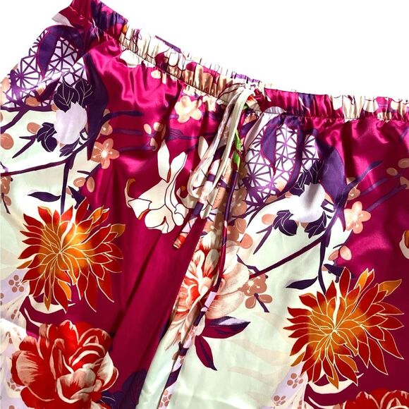 Natori Satin Pants Size XL Cropped Wide Leg Elastic Waist Pull On Floral Pants - Picture 2 of 10